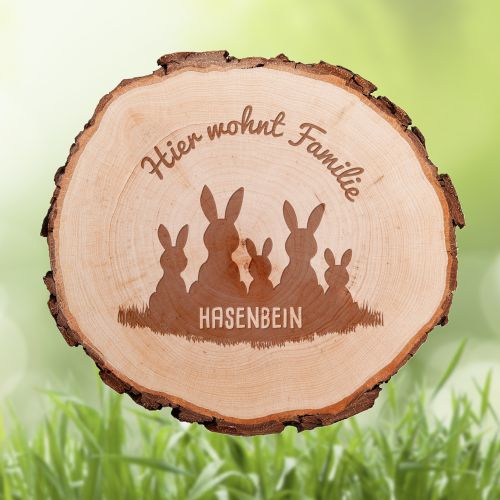 Baumscheibe mit Gravur - Hasenfamilie