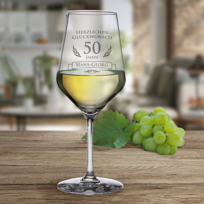 Weißweinglas zum 50. Geburtstag