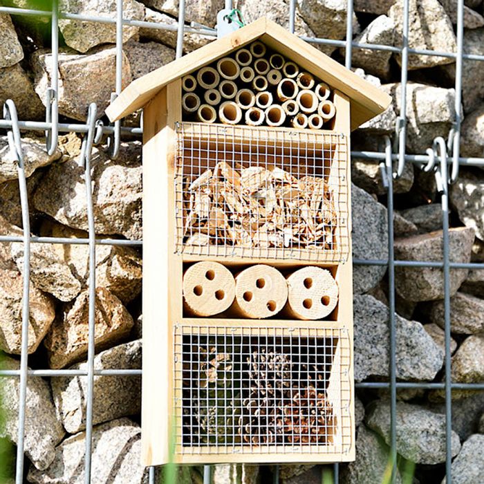 Hôtel d’insectes avec protection contre les oiseaux