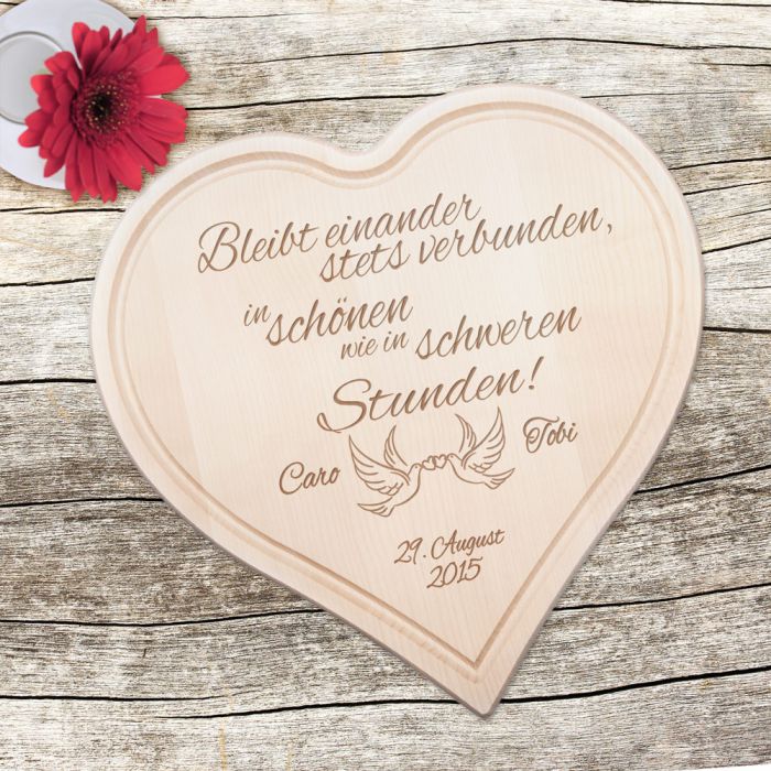 Holzherz zur Hochzeit mit Liebestauben und Treuespruch schönes