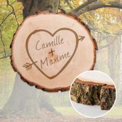 Tranche de tronc d�arbre avec gravure � c�ur 