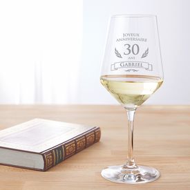 Verre  vin blanc pour le 30e anniversaire