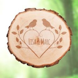 Tranche de tronc d�arbre avec gravure � couple d�oiseaux