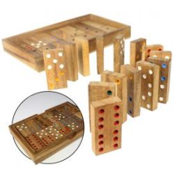 Dominos dans bo�te en bois �l�gante