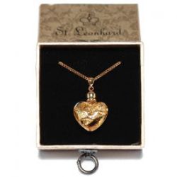 Collier avec pendentif c�ur d�or