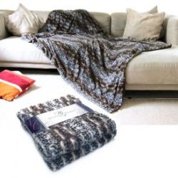 Plaid douillet � chat sauvage