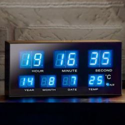 R�veil multifonctionnel avec LEDs bleues