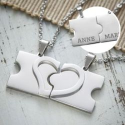 Colliers d'amour avec gravure du nom - pi�ces de puzzle