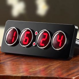 LED Wecker im Cockpit-Design