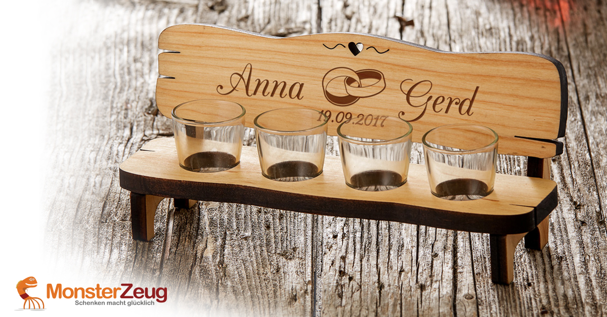 Personalisierte Vierer Schnapsbank - Hochzeit - Holz mit Shotgläsern